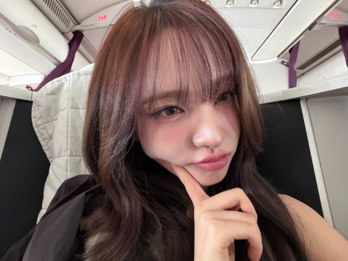 복숭아 찌르지 마세요오🍑🍑

#리즈 #LIZ #リズ 
#아이브 #IVE #アイヴ