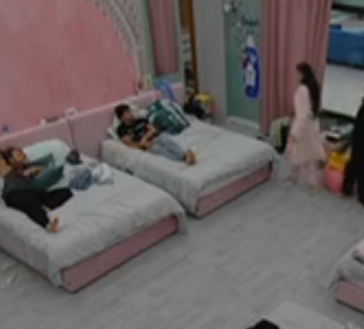 mrb. 🦋 tweet media