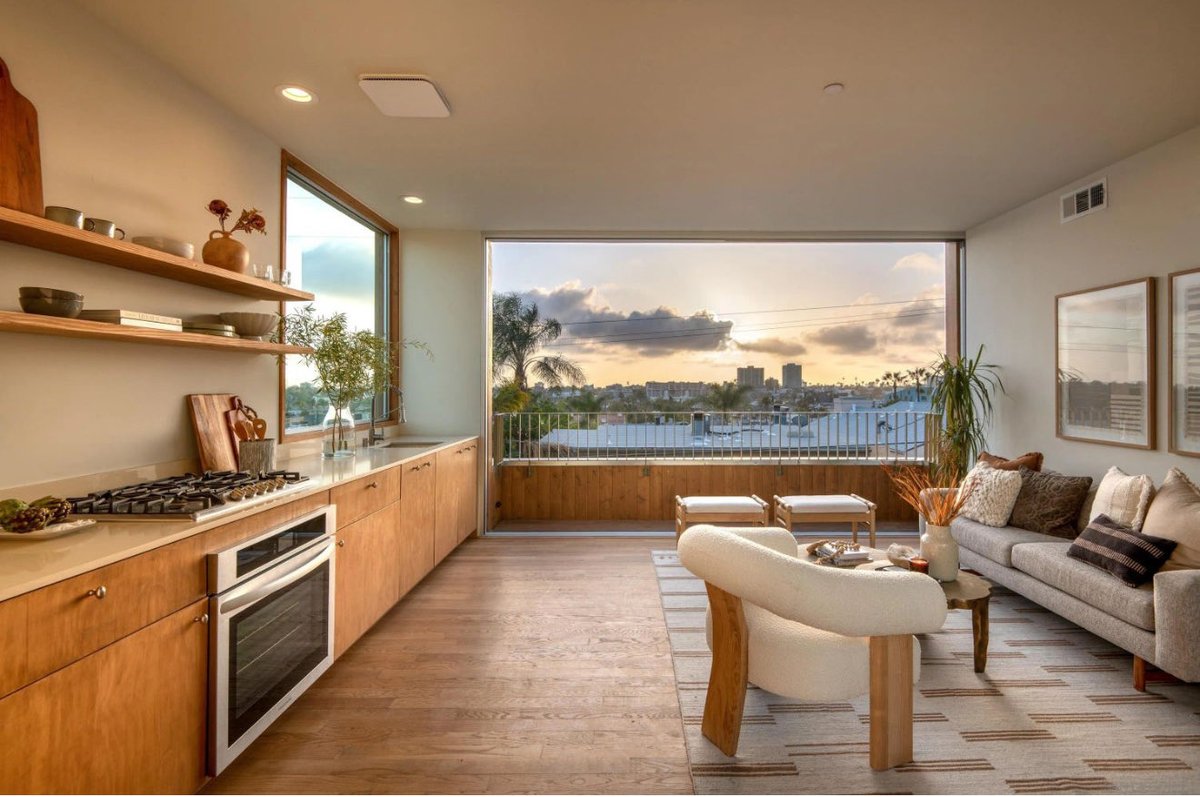 KnuteRockBrook's tweet photo. @shawngorham No 🐶 on this one…
Craftsman front house with newly built 3 unit that combines timeless 1920s craftsmanship with the visionary modern aesthetics of architect Jeff Svitak
🤙🏽 3760 Pershing Ave San Diego https://t.co/CfpkOpfujE