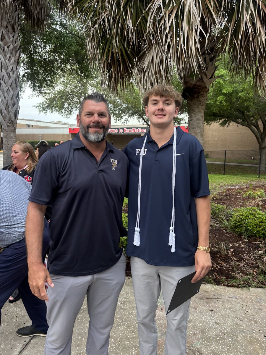 kellyjschulz's tweet photo. @Barrettschulz  and 200+ Lake Mary High School seniors were recognized as Honor Graduates tonight (having a 3.8 or higher GPA). Barrett Schulz is graduating Cum Laude! He chose Krista Presti as his Honor Grad Educator, who made a great impact! Thank you Krista!! @AndreasBSchulz https://t.co/bXWXaOQzSp