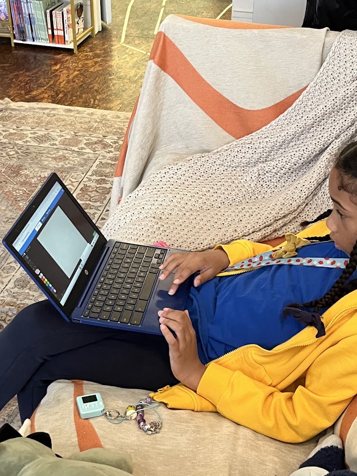 stemkidsnyc's tweet photo. Day 2 at Spring into STEM camp in Harlem = coding + robots + engineering + ART 🎨🤖💻 Students built pantographs, programmed Dash robots, and explored MakeCode &amp; Kodable. These kids are THAT girl (and that boy). 🔥

#STEMKidsNYC #SpringIntoSTEM #STEMKids #Robotics #Harlem https://t.co/NmME5oUhm7