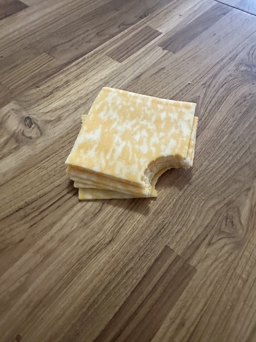 Crumpled Man tweet media