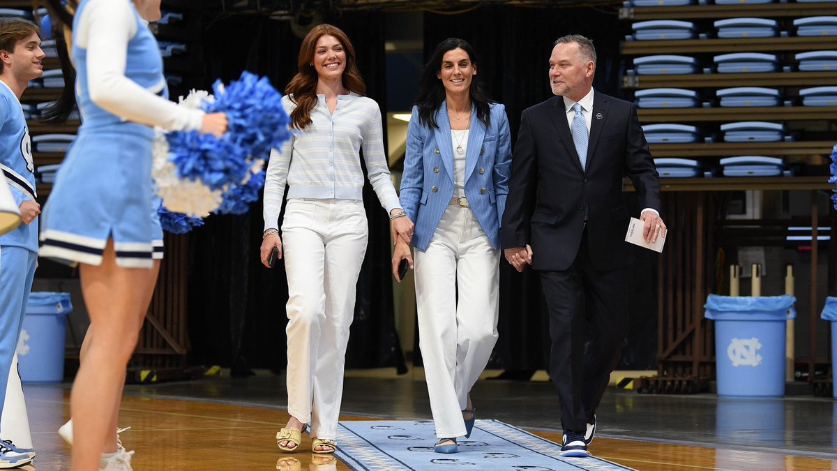 Carolina Volleyball tweet media
