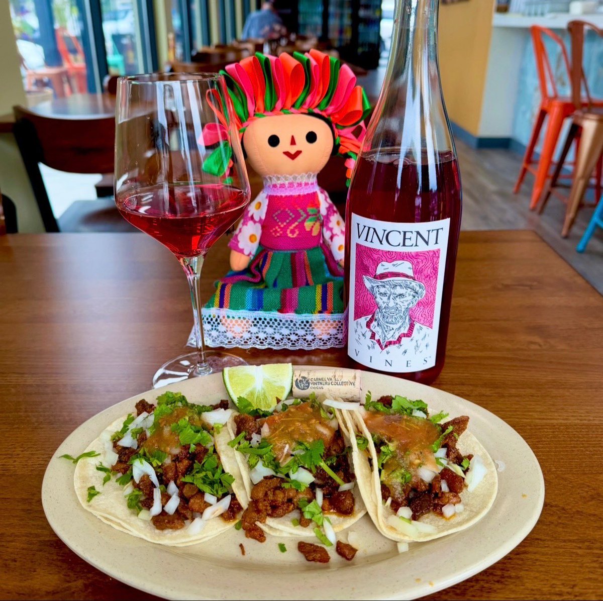 _drazzari's tweet image. #TacoTuesday with a 2025 Vincent  Wines rosé of petite Sirah from their estate in Carmel Valley. This shows a nose fresh cranberry, raspberry and all spice with tastes of dark cherry, creamy blueberry and hints of pepper. Tacos courtesy of Bravo Taqueria in Redwood City.