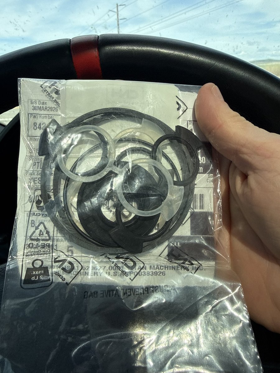dustfrmer's tweet image. Seal kit consisting of a few O rings and some plastic. 192 bucks. 

If the govt think the Fertilizer companies are the only ones actively trying to screw us, I've got new for them. 🤬