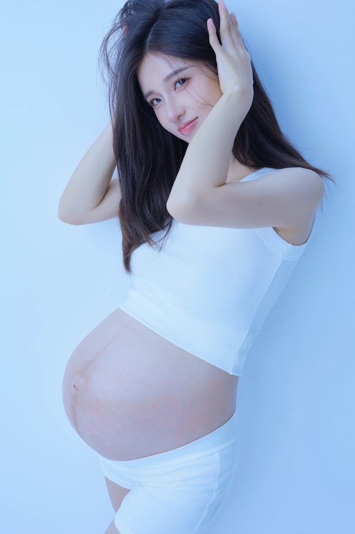 0Wang018's tweet photo. 20岁的小孕妇 https://t.co/4kGcxfHrBx