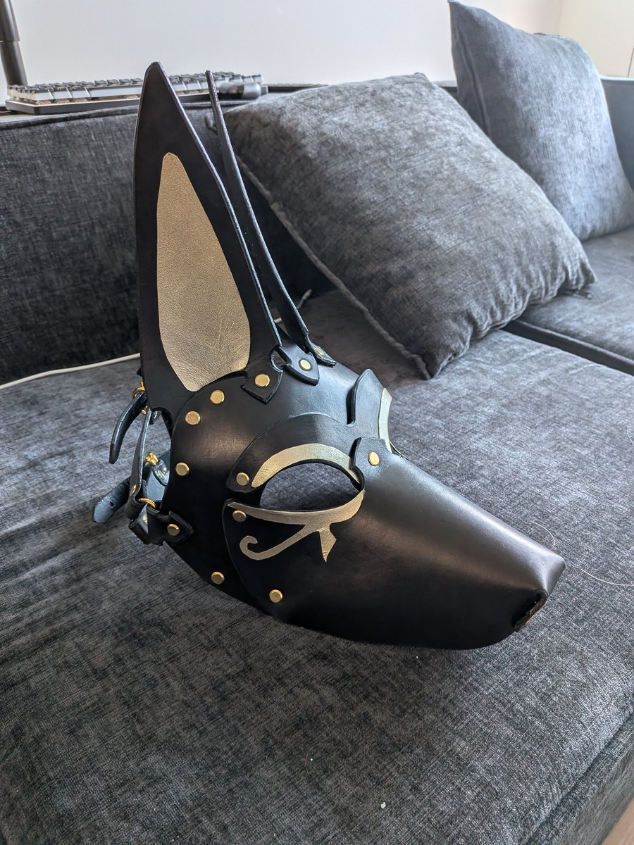 HOUNDTHING's tweet photo. anubis prototype w/ scrap bin gold kangaroo leather for the accents https://t.co/1d6sS8SiK3