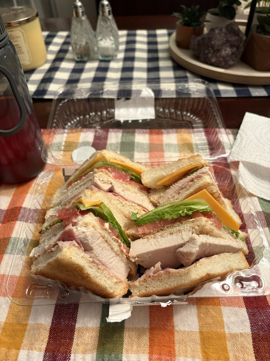 kimmy 🍁🇨🇦 tweet media