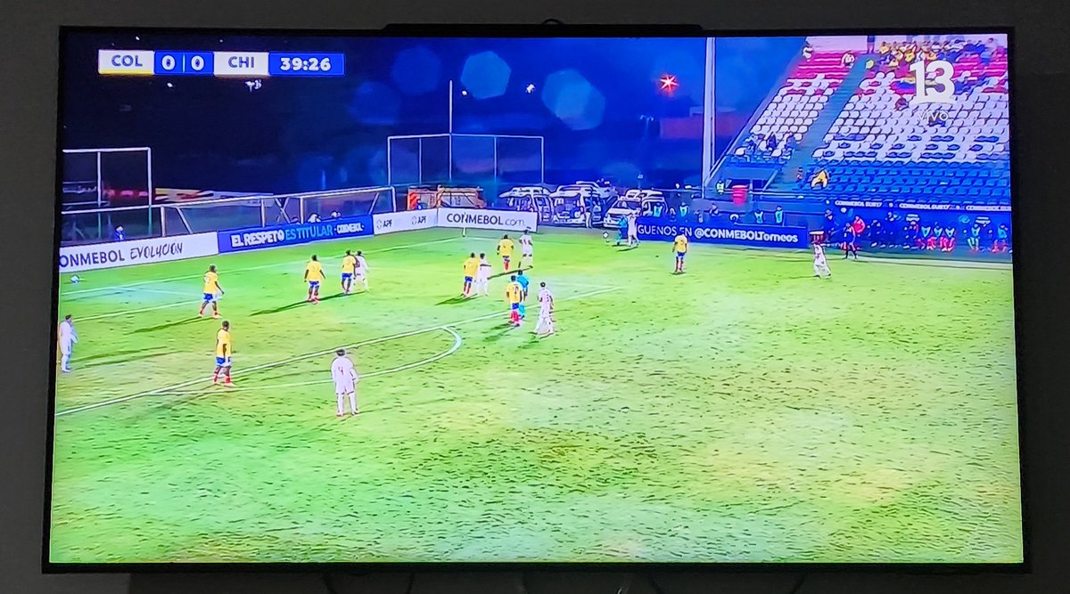 chalete01's tweet photo. ¿Vieron la asquerosa cancha del Colombia vs Chile del Sudamericano Sub-17? 😍😍😍
¡Uff, poesía! Hoyos, barro, lluvia, ratas, caca, prostitución y relojes falsos.
Paraguay, señoras y señores.
Fútbol sudamericano 🚬 https://t.co/GtFiIDI111