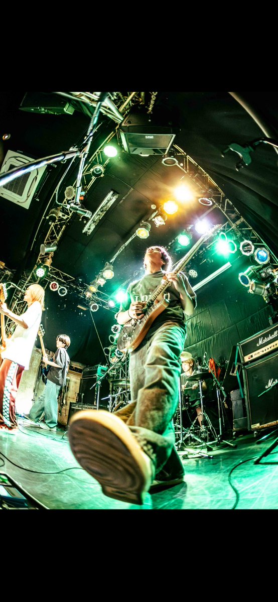 4.6 北堀江club vision

妄想論のギターソロ弾いてる時
前出過ぎてシンプルに落下しそうなったw
あっぶねえ