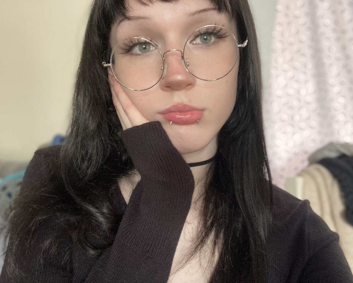 phoebe 🏳️⚧️ tweet media