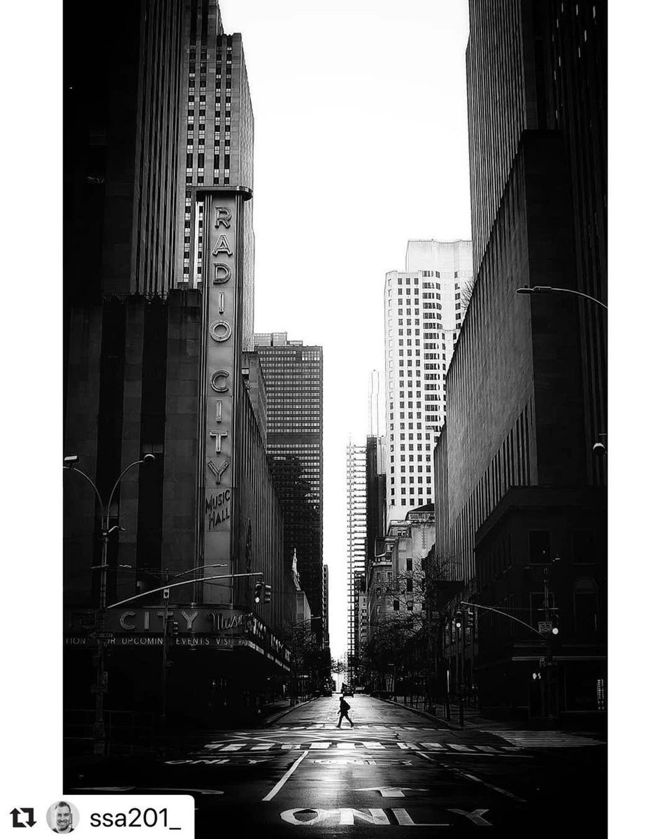 Edward Hopper House tweet media