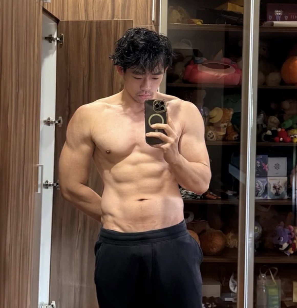 Daily Hot Dudes tweet media