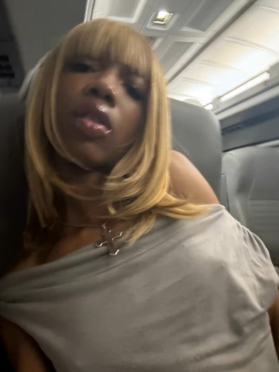 fearfuchsia's tweet photo. #nipplepiercing #diva https://t.co/fNHXVUwMKr