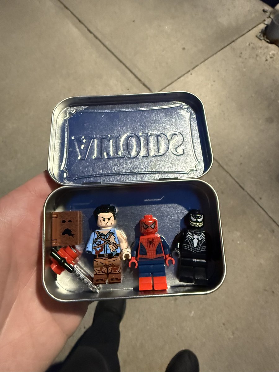 willarang tweet media