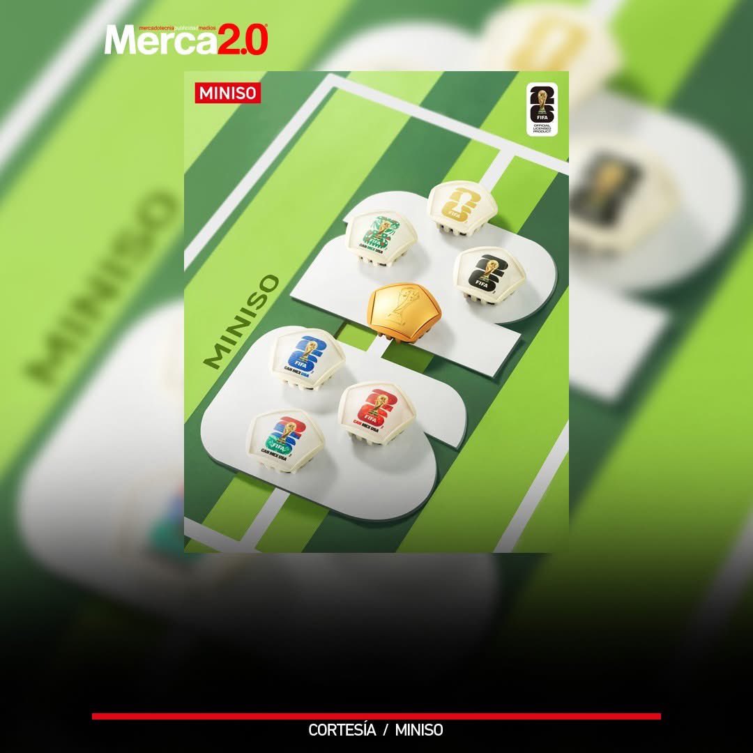 MktDeportivaInt's tweet photo. La marca japonesa Miniso anunció el lanzamiento de una colección oficial de mercancía inspirada en el Mundial, sumándose a la tendencia global de productos licenciados rumbo al torneo.

Vía @Merca20 

#SportsMarketing #MarketingDeportivo https://t.co/JSMI0yyLTV