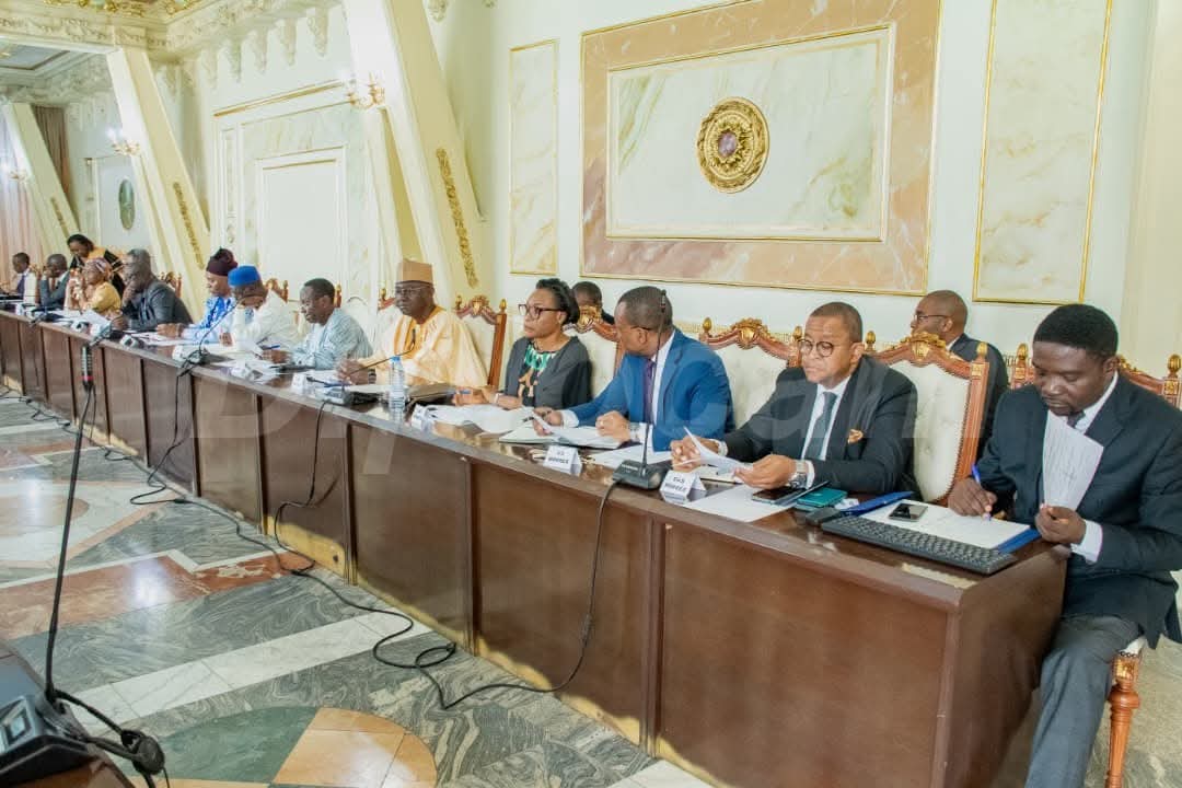 TheCameroonianZ's tweet image. Séance de travail préparatoire à la Visite Apostolique #Cameroon de Sa Sainteté le Pape Léon XIV.

📍@diplocam_minrex