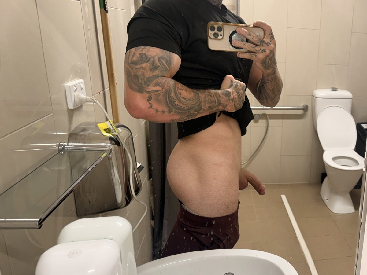 The OG Aussie VERS tradie tweet media