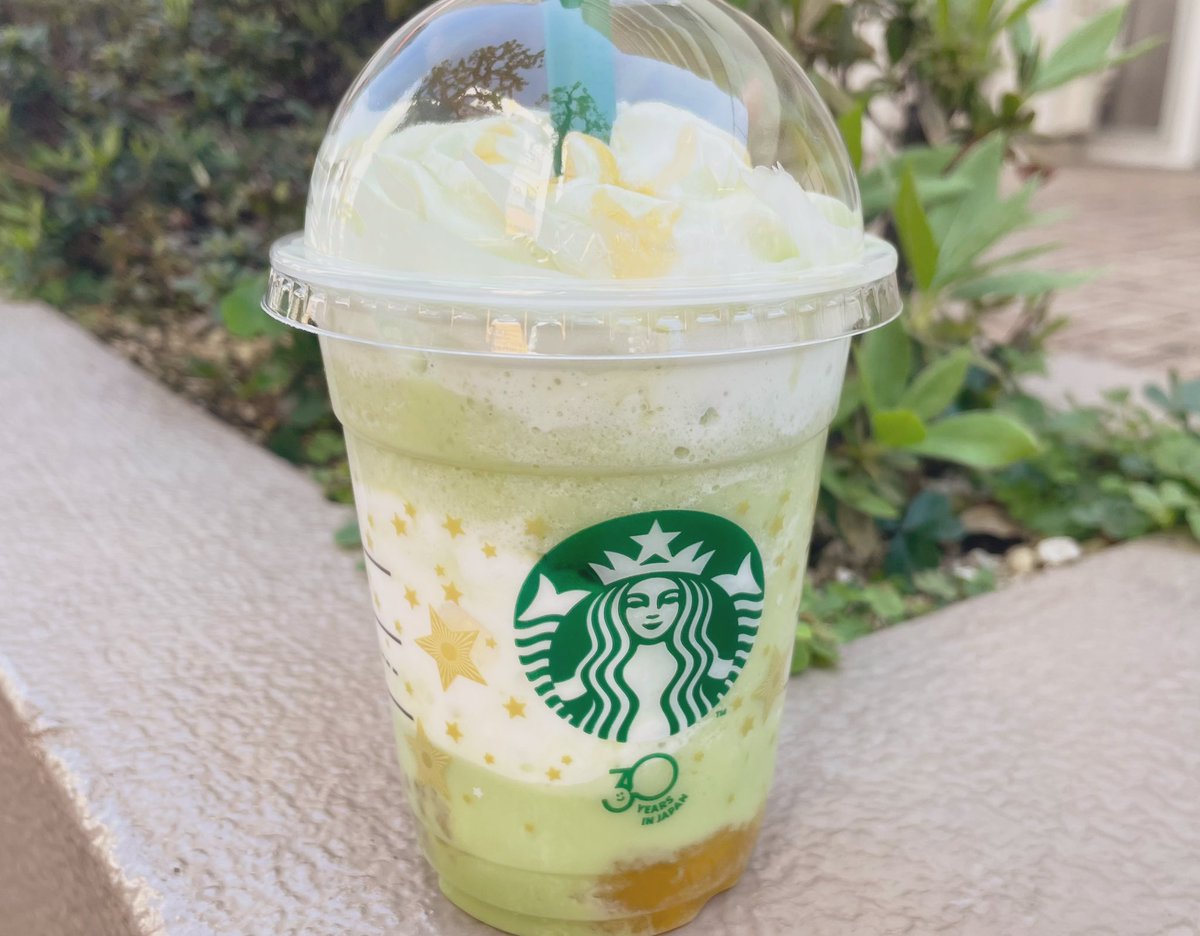 yurusimple's tweet photo. スターバックスのメロンフラペチーノ美味しかった🍈前にこれを飲んだ時はトレーニングを頑張っていて、ご褒美に飲んだ記憶があるなぁ。帰りはアイスコーヒーブレンドの豆を買う予定。 https://t.co/wyo4phHfBK