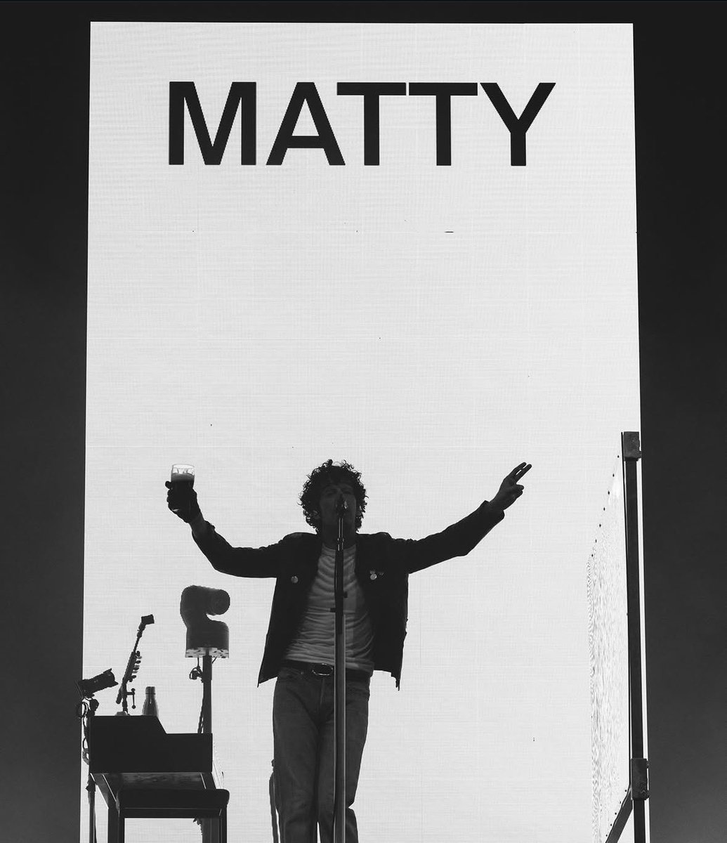 The 1975 News tweet media