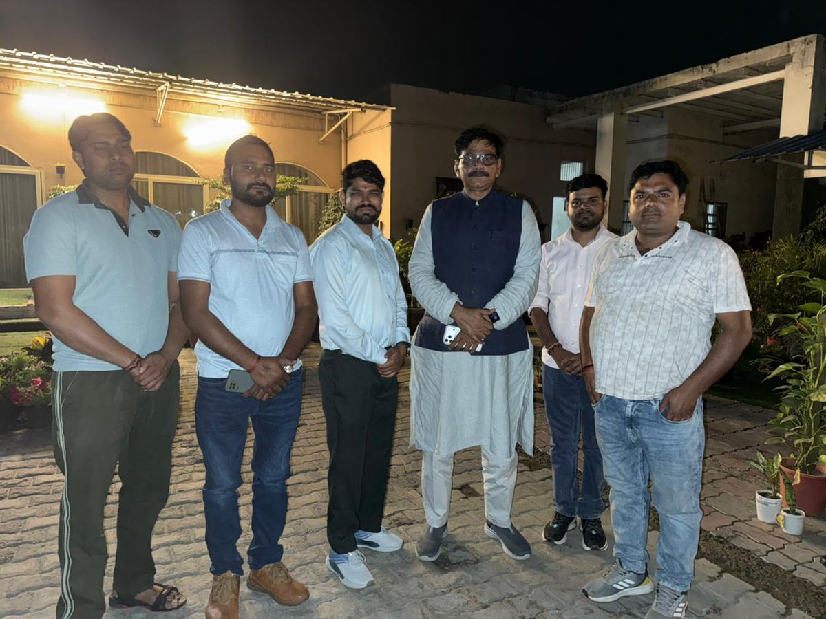 AmitKum47022568's tweet photo. #UPSI परीक्षार्थियों की मुख्य मांगे~👇👇
Babaji Puri kar dijiye 😢
#UPSI_INCREASE_2000_POST
#UPSI_SHOW_MARKS
#UPSI_GIVE_WAITING_LIST
#UPSI_BHARTI_4543
#UPSI_GIVE_RESERVE_LIST

@Myogiadiyanath @myogioffice @CMofficeUP https://t.co/QJYcht8EPW