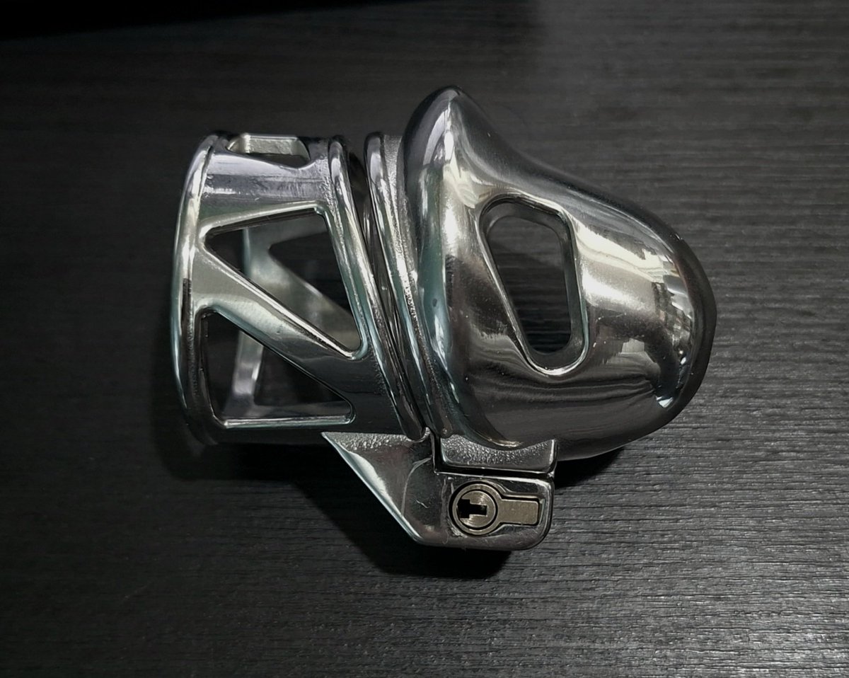 Master_Rudro's tweet photo. Drone Chastity Selection #5. Glans Chastity

To protect from self stimulation of sensitive glans, new @ifrrk_frrk glans device is good.
mechanism is as same as plastic model, but shape and heavy weight.
when it isn't erected, lock digged to root.
what-if steel glans ring, better. https://t.co/UThEZotgoq