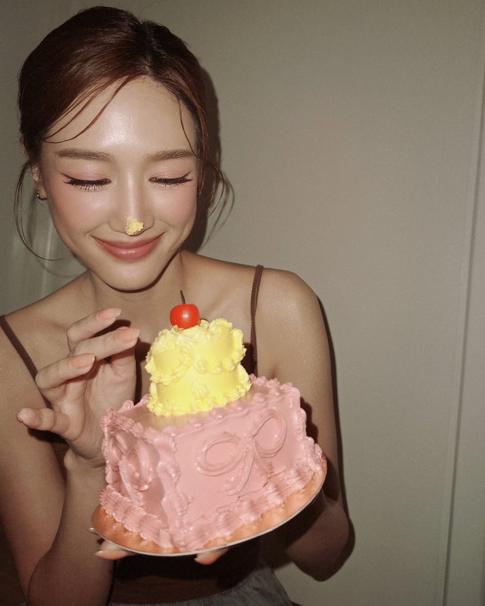 1Punyanuch's tweet photo. ᴍᴀʏ ʏᴏᴜʀ ʙɪʀᴛʜᴅᴀʏ ʙᴇ ᴀꜱ ʙʀɪɢʜᴛ ᴀꜱ ʏᴏᴜʀ ꜱᴍɪʟᴇ. 🙌🍰✨

#pierinrada #พายรินรดา
#19950408PIESDAY
#HAPPYPIERINRADADAY2026
#0804PIEWASBORN https://t.co/XUyvZsN8Lz