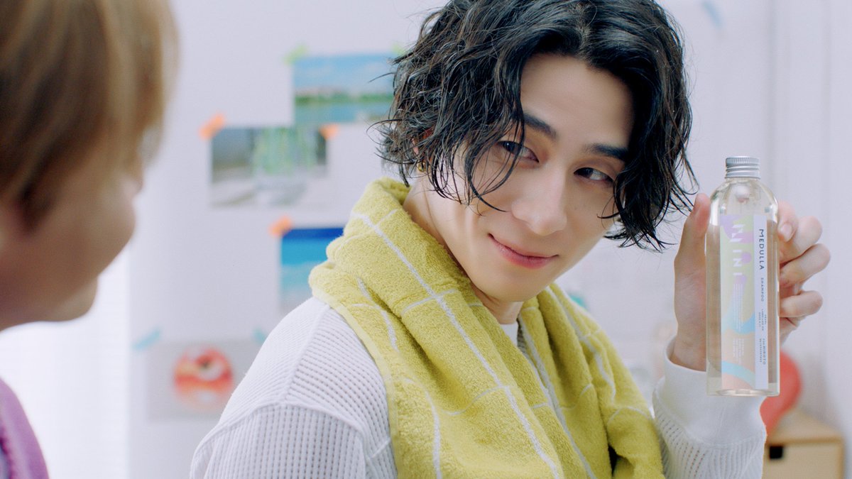 fasme_media's tweet image. ˗ˏˋ #INI × #MEDULLA 新CM公開✨ˎˊ˗

4/8公開CMはメンバーたちのリアルな日常シーンがたっぷり💖

☑︎普段からわちゃわちゃ!?
☑︎“これだけは譲れない”こだわり
☑︎“髪や身だしなみで一番“こだわりがあるのは...👀?? 

▼記事でインタビューをチェック💫
 🔗fasme.asia/hairmake/ini-m…

#MINI
