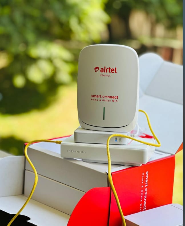 DeLeCEO_'s tweet photo. 📡 🛜AIRTEL 5G SMART CONNECT – Outdoor Unit (ODU)🥶🚀

💰 Price - 100,000/=
💳 Monthly UNLIMITED Plans:
(70k – 25Mbps, 100k - 40Mbps)

👥 Connection Up to 64 devices
📡 Coverage Up to 100m

🎁 Package Includes
🔋 Power Bank
🔌 Charger
🌐 Ethernet Cable

📞 Contact: 0696586314 https://t.co/TM9hIYzaCt