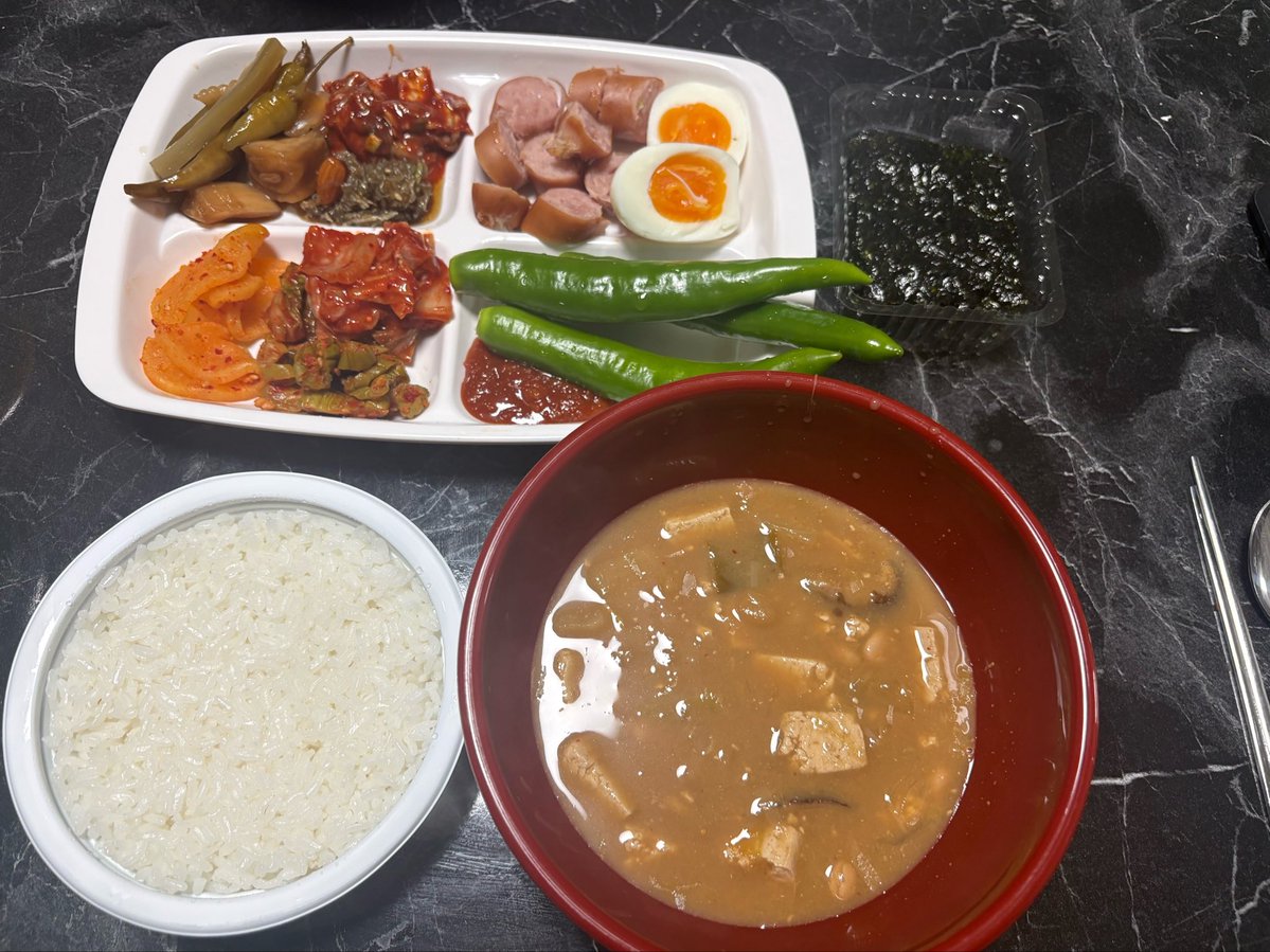 치하루 tweet media