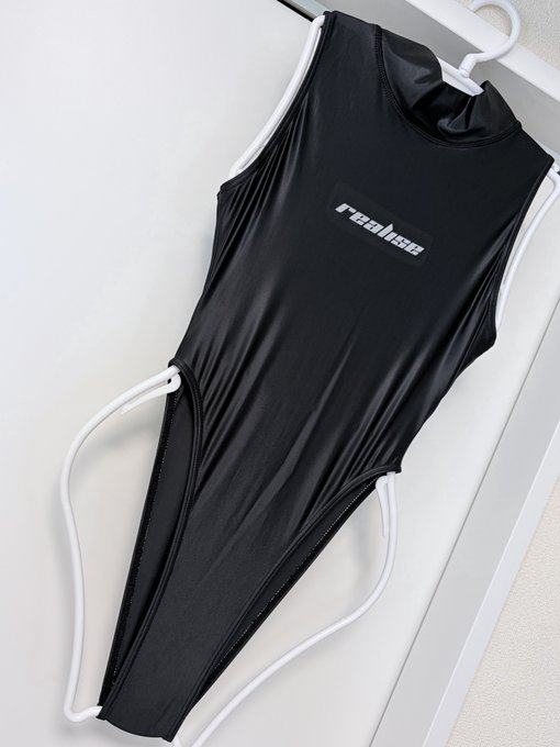 届きましたー‼️
最高‼️黒のSSW最高‼️
またコレクションが増えました‼️ありがとうございます‼️ 