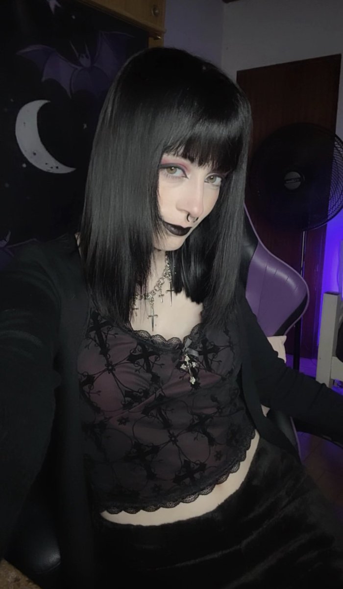 Annie🖤 tweet media
