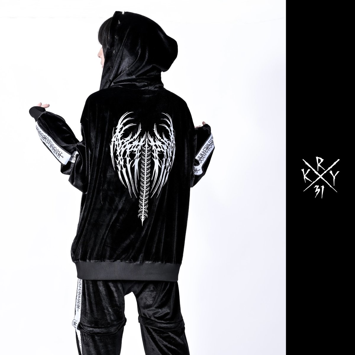 再入荷】 本日21:00- 「ZIRITUSINKEI 2」 ベロアジャージセットアップ