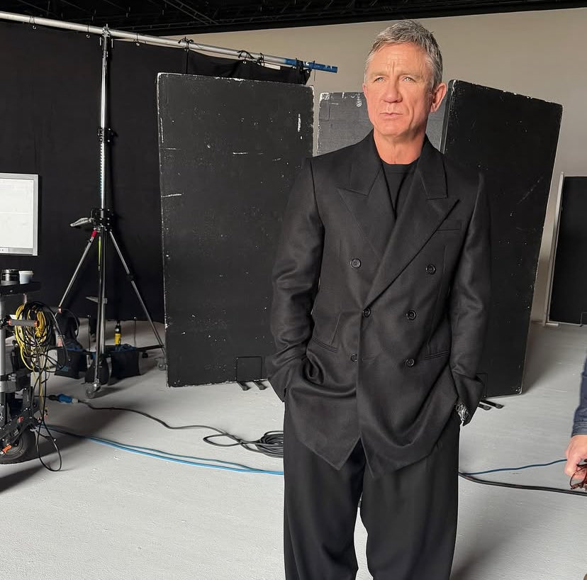 Daniel Craig Updates tweet media