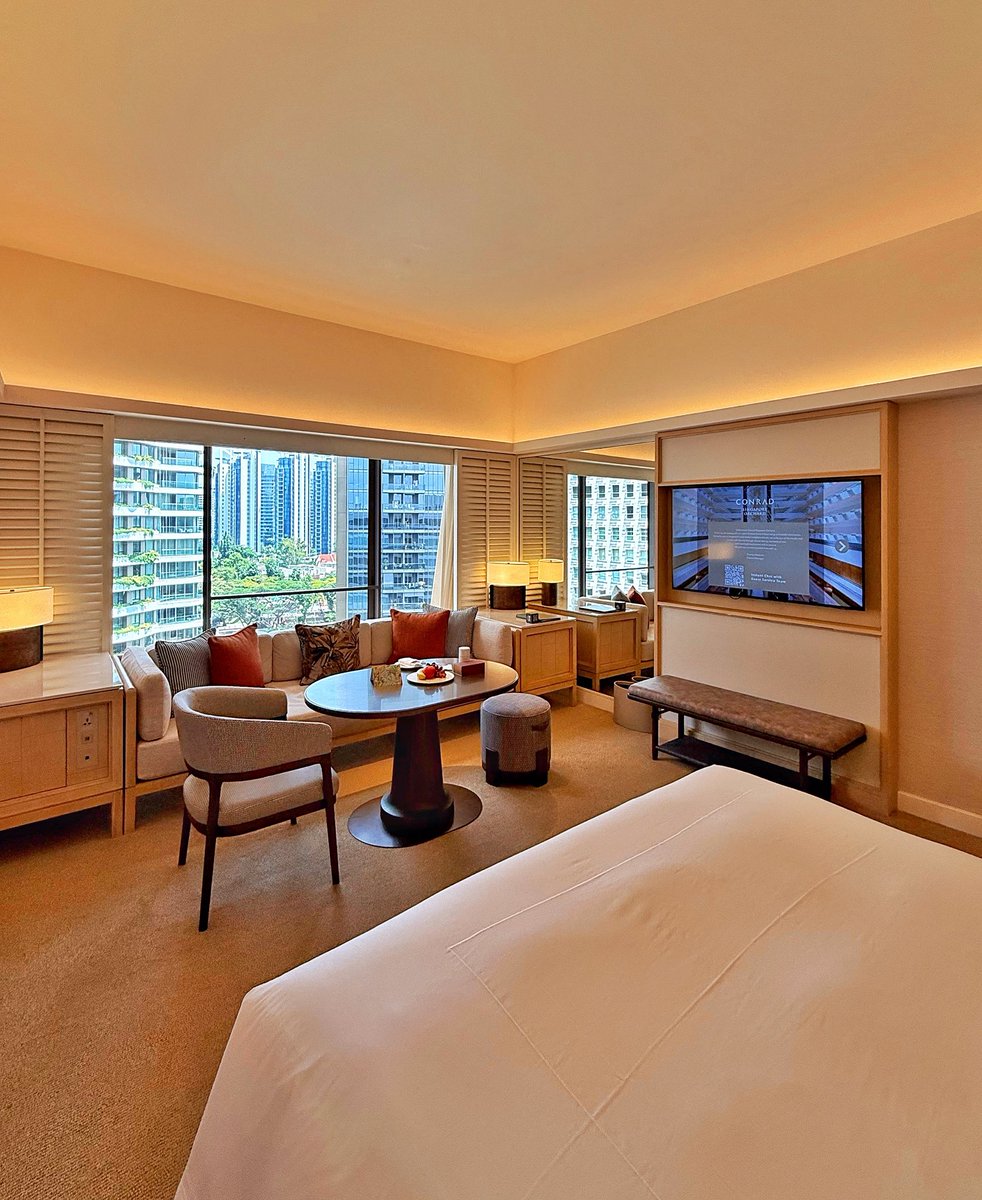 AorPhatthawut's tweet image. Love my Executive Room at @ConradHotels Singapore Orchard 🤗 #StayInspired #ConradHotels