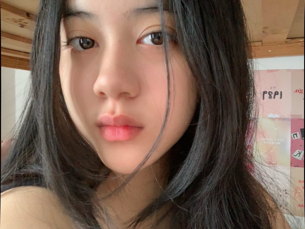 rosesforu tweet media