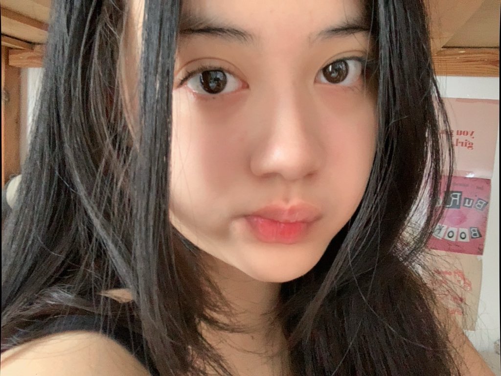 rosesforu tweet media