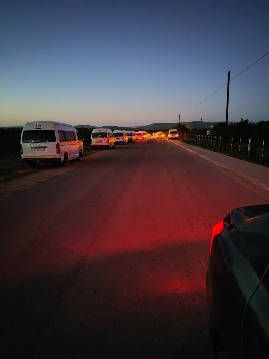 lnnocent191535's tweet image. ⚠️ Taxi strike in Kirkwood, PE 🚨. Kirkwood Road blocked, SAPS on scene. Take caution, 
plan alternative routes.

 #PortElizabeth #TaxiStrike
 #Kirkwood