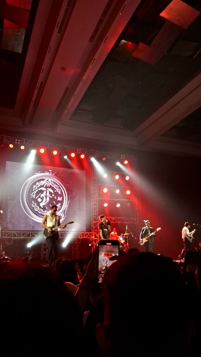 muuyyuu's tweet image. Pas bgt kalo kita #REDRED ☺️ @AlloBankID segera laksanakan