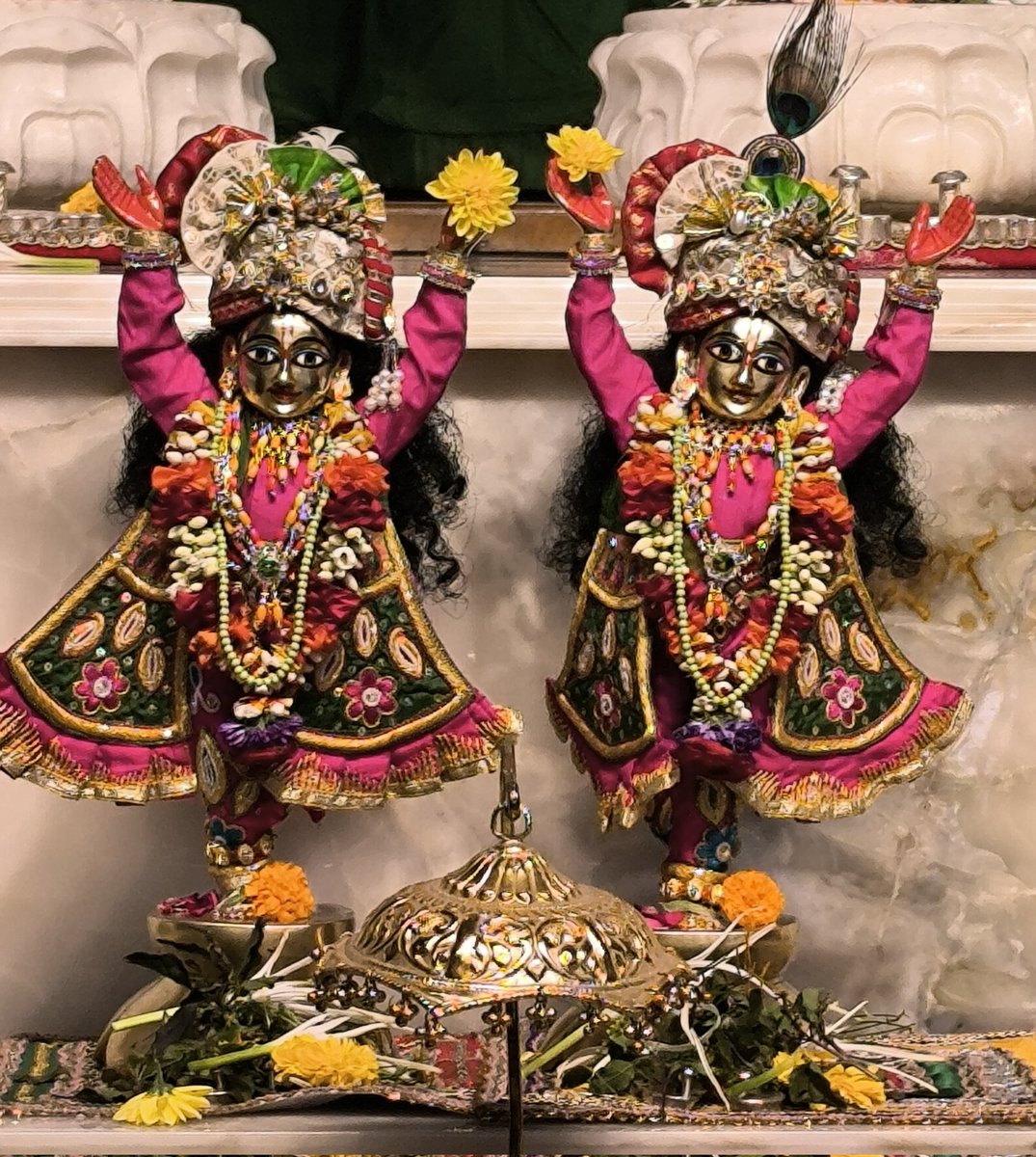 iskconcamppune's tweet image. Today's Darshan📿 🗓 8-4-2026 🙏#indianculture #iskconindia #harekrishna #shringardarshan #darshanphotos