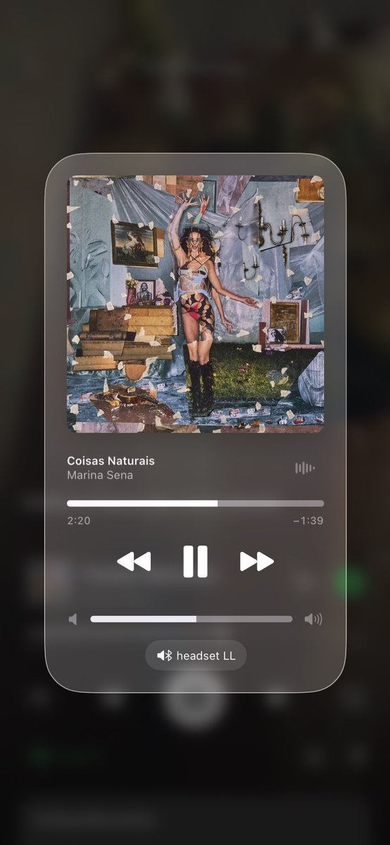 liryell_lima's tweet photo. Não sei pq.. mas essa música me lembra muito uma música que minha mãe cantava quando eu era criança (não sei qual é) 

Mas é mesma melodia dessa parte "quando eu tô na minha cama, altas horas do dia." 🤧🤧🤧 https://t.co/Kj3p4jILMa