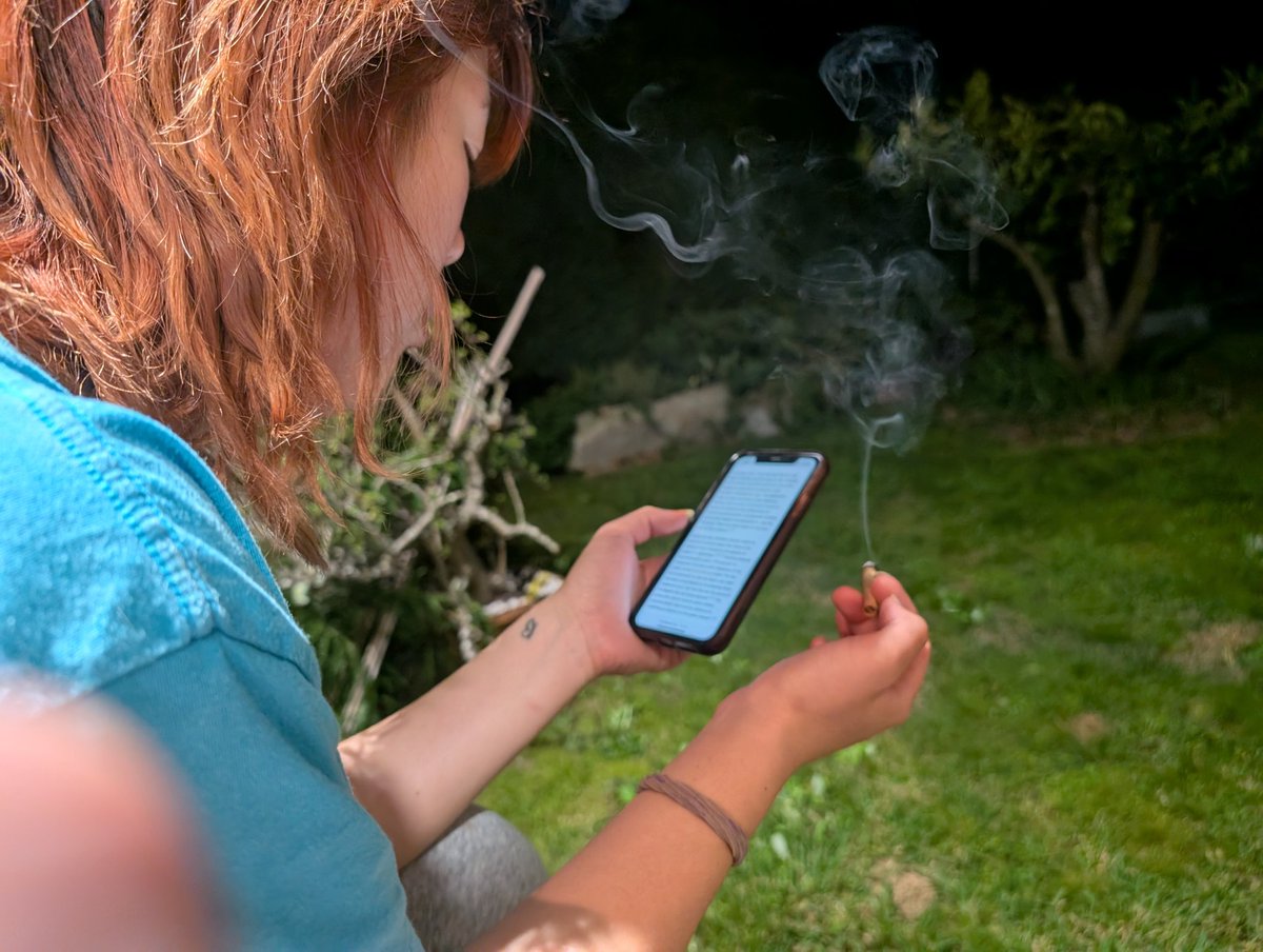 1000 Lives tweet media