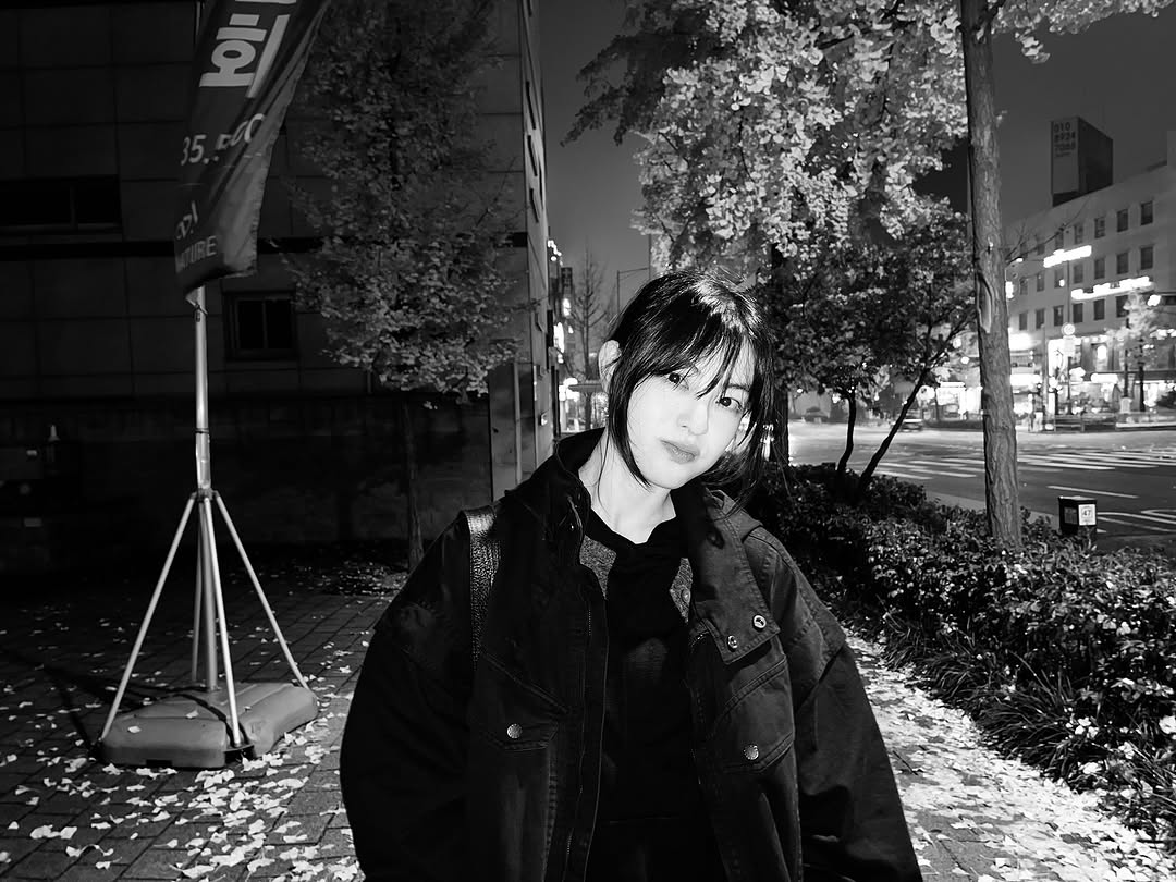 Gamghee's tweet photo. Kitty is in town. 🐈‍⬛🖤 https://t.co/Xk9w5nahSu