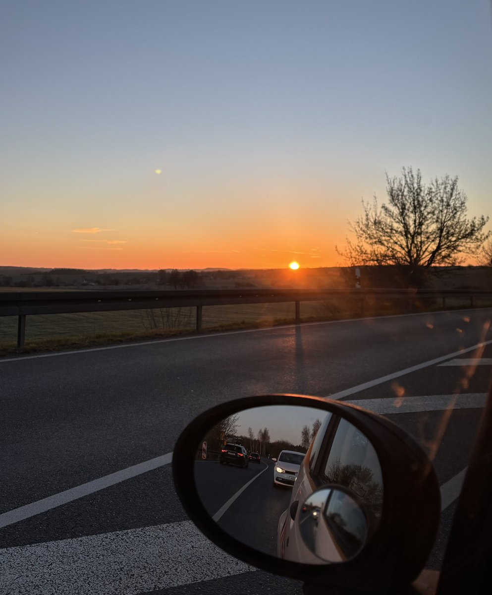 { LOCKENKÖPFCHEN }‘🍺❤ tweet media
