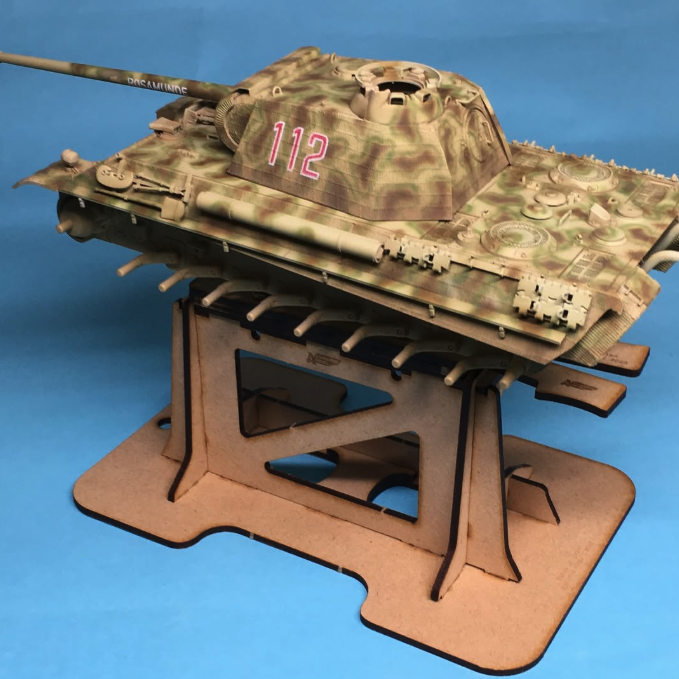 AsunarowM's tweet photo. 定期ご紹介🙂 ペインティングベースHS1
 戦車の工作、塗装の持ち手台 
持ちやすさ ・ちょうど良い高さを
考え抜いてデザインしています。 
 1760えん税込  #アスナロウモデル

※類似品にご注意ください😆 https://t.co/nt1bYM6oNy