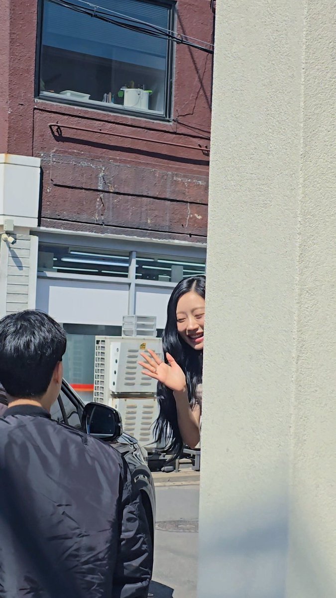 kiof_fan's tweet image. 포토이즘 찍으러 왔다가 쥴냥이 만났어.......
콘텐츠 찍은 거 곧 올라올 테니 많은 관심 부탁드린대요(포토이즘 관계자님이)
#KISSOFLIFE #키스오브라이프 #JULIE #쥴리 #KIOF #키오프 #나를_찾아쥴