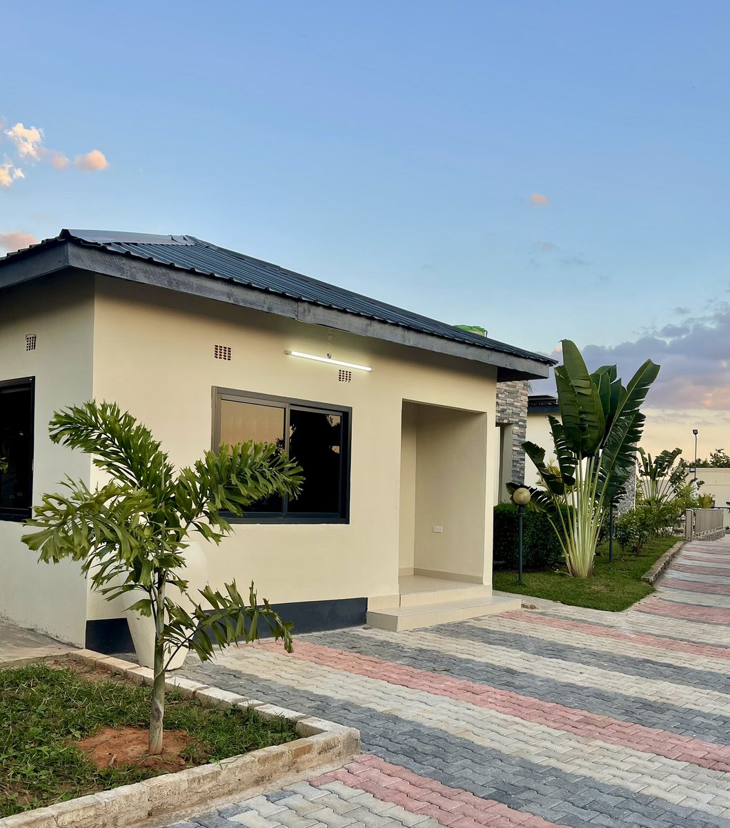 Mrs Millenial tweet media