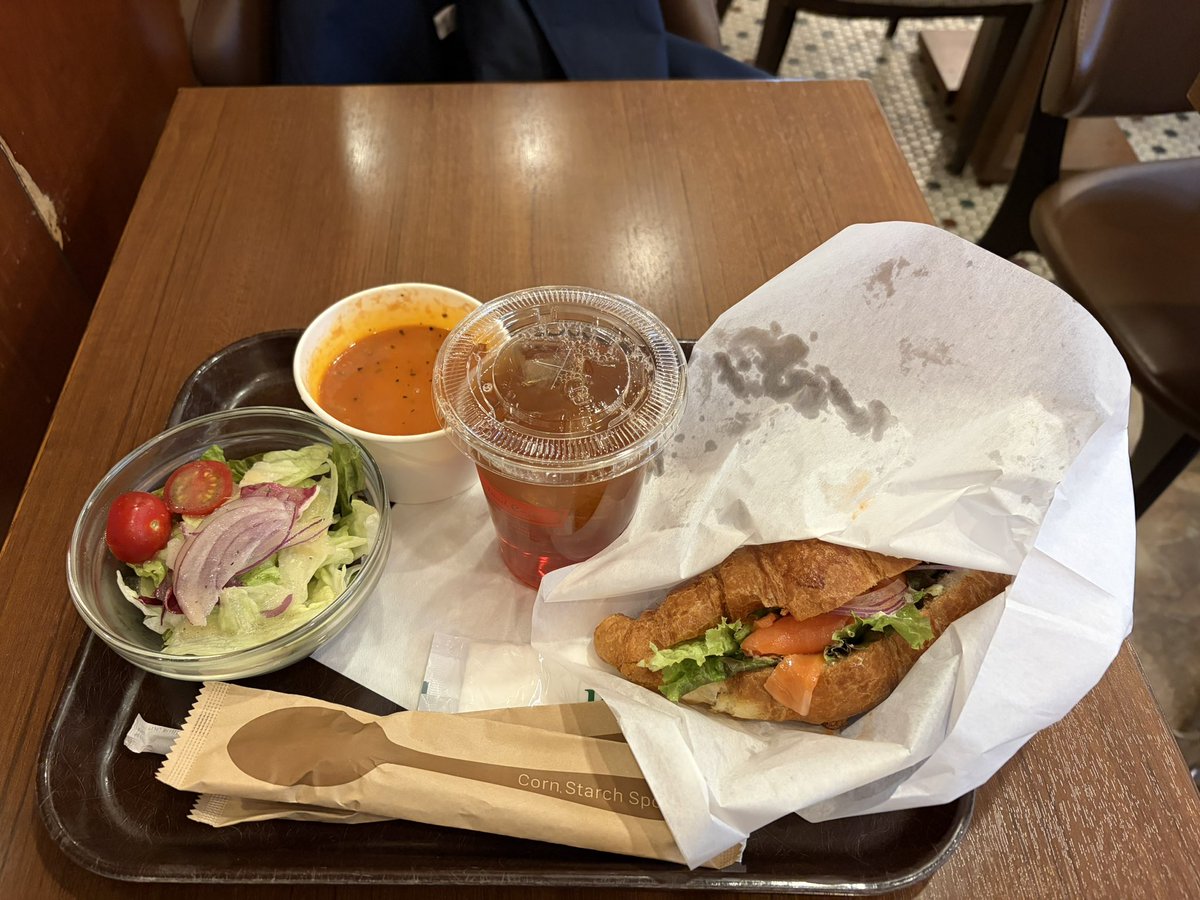 marumarupu's tweet photo. 知らなかったけど、水、木は
映画のチケットでアピアとステラプレイスの飲食店で割引などあってお得なのね。
知ったので、早速映画終わってから一人ランチ♪ https://t.co/wAFzvLIVJh