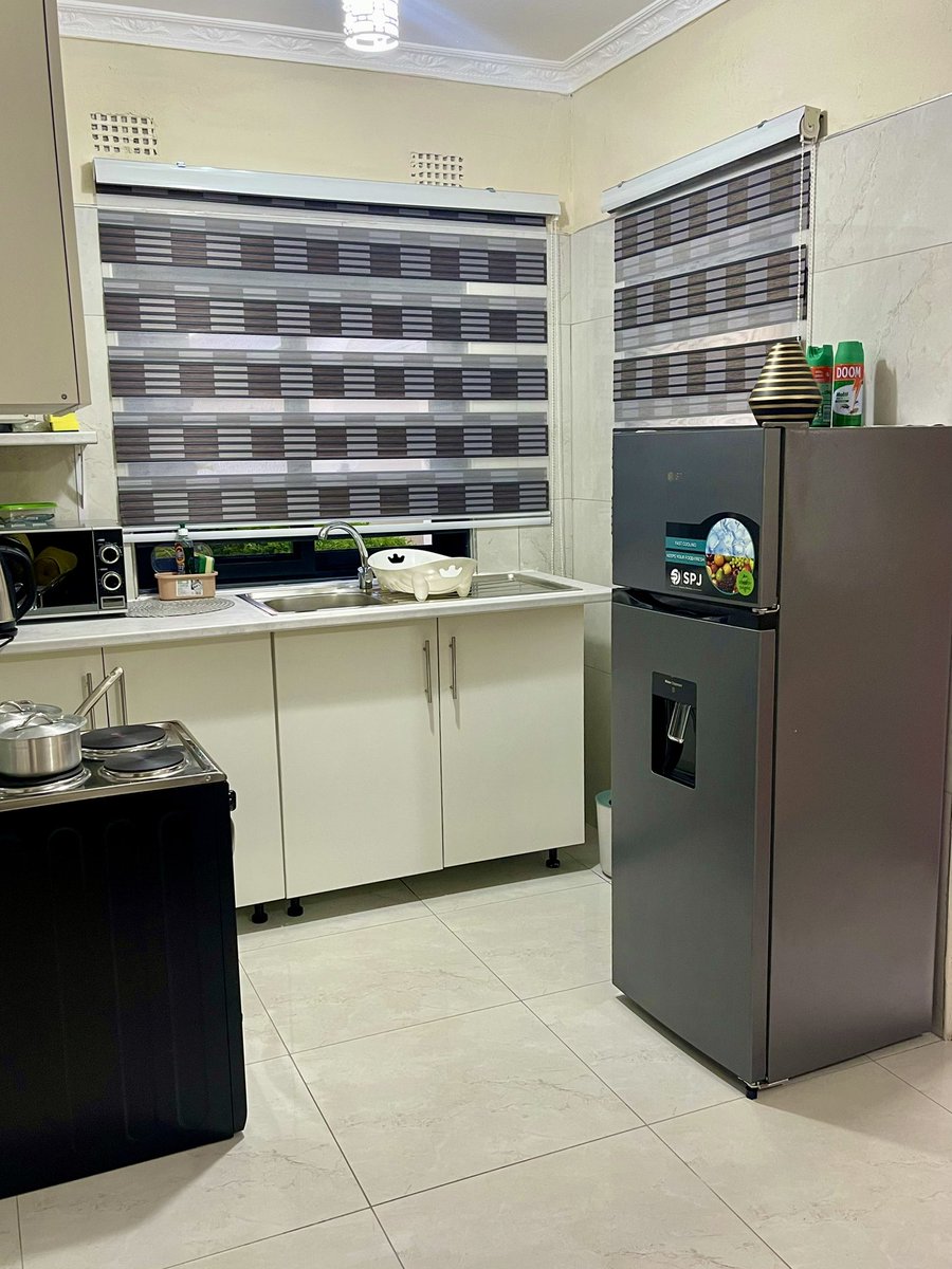 Mrs Millenial tweet media