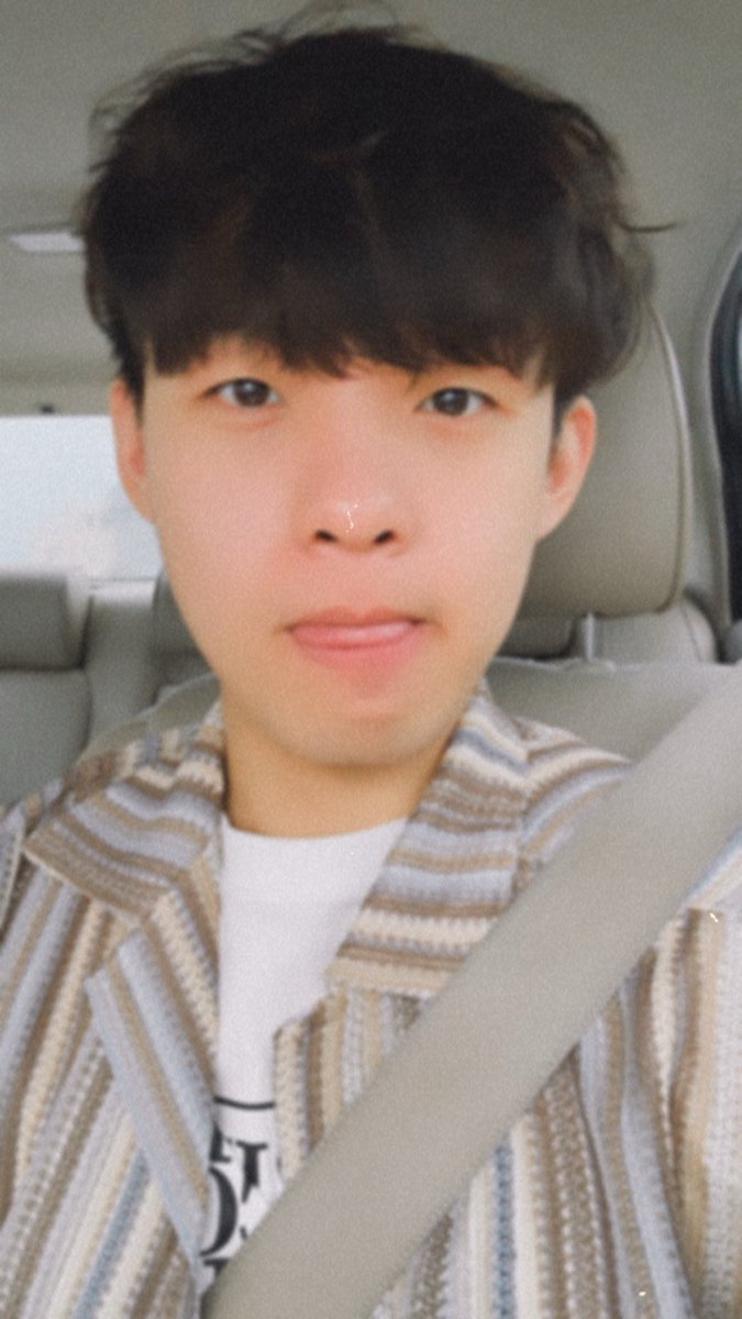 午安😉